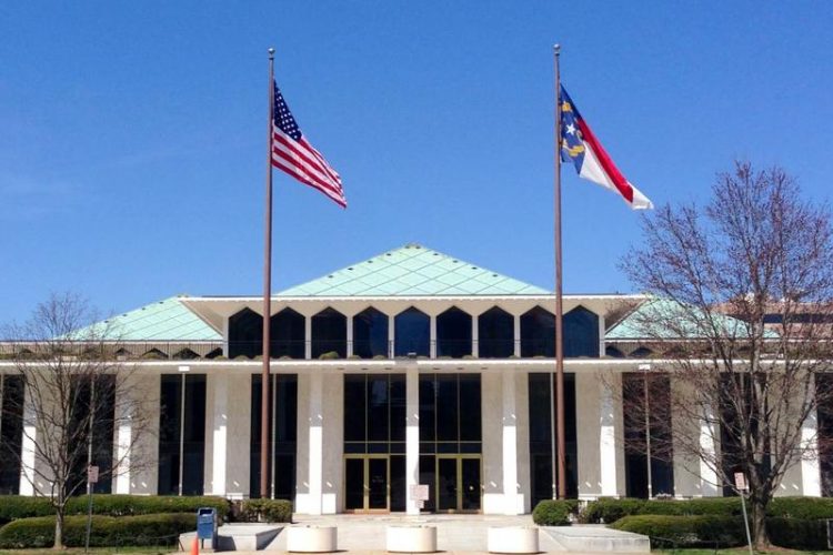 NC General Assembly reconvenes image